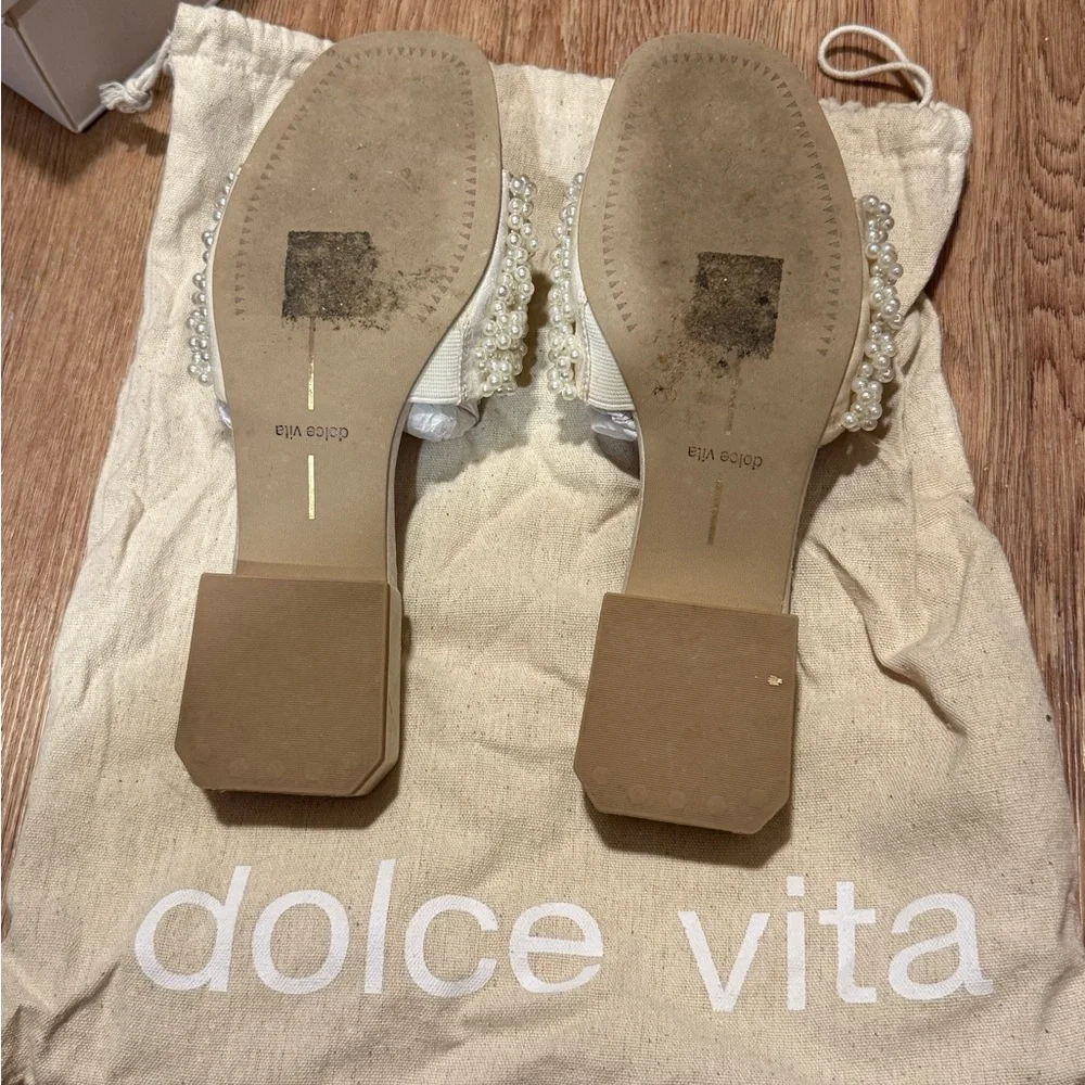 Dolce Vita Pearl Embellished Cream Sandals - Picture 4 of 4
